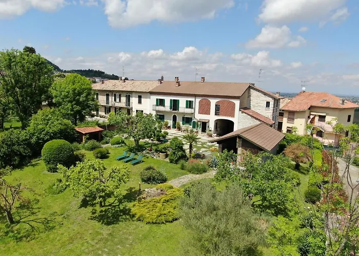 Il Casale Di Andrea & Simona 2* Camino