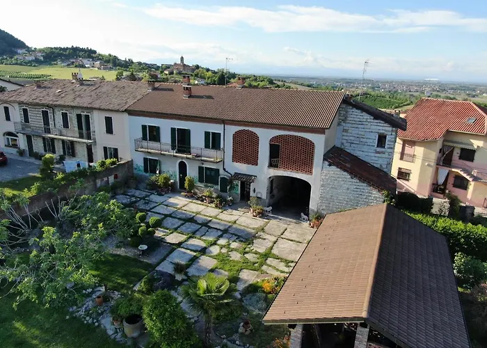 Il Casale Di Andrea & Simona 2* Camino