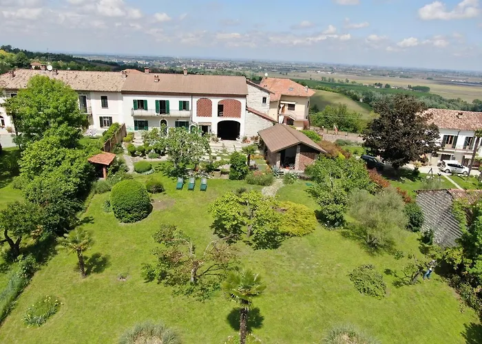Il Casale Di Andrea & Simona Bed and Breakfast 2*