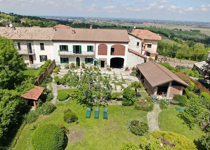 Bed and Breakfast Il Casale Di Andrea & Simona Camino